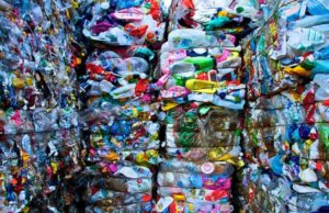 Imballaggi in plastica in aumento, ma l’Ue avanza sul fronte del riciclo imballaggi plastica