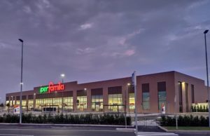 Mobilità elettrica: installato presso il supermercato Iperfamila il cinquecentesimo punto di ricarica DriWe
