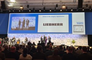 Liebherr wins an Innovation Award at Bauma 2025 liebherr_verleihung_digitalisierung_96dpi_w800