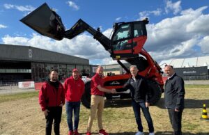 Red telehandlers: Linde cooperates with Sennebogen linde sennebogen