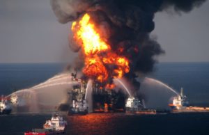 Petroliera iraniana affondata nel Mar Cinese: tempestività, monitoraggio e tecnologia per affrontare la bonifica e limitare i danni ambientali.