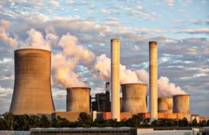 Tassonomia verde, dall’Europarlamento primo no all’inclusione di gas e nucleare ciminiere-emissioni