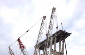 Ponte Morandi, attesa per il verdetto sulla demolizione delle pile 10 e 11: esplosivo o smontaggio?