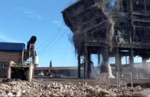 Piombino: ultime fasi di demolizione in acciaieria piombino foto il tirreno