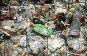 Big beni del consumo in campo per l’ambiente, guerra alla plastica