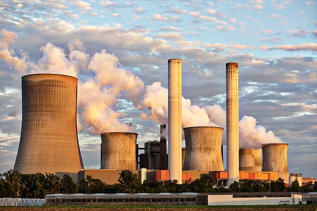 power-plant-g0c693cc73_640 transizione-ecologica-imprese