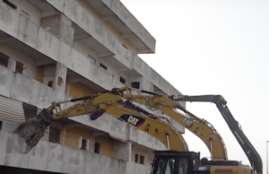 Scampia: iniziata la demolizione della Vela Gialla scampia vela gialla