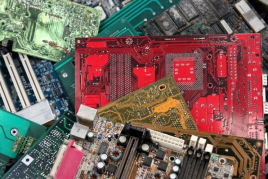 I rifiuti elettronici non vanno in vacanza RAEE