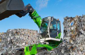 SENNEBOGEN recycling experts live at IFAT – world première of the new Telehandler 355 E