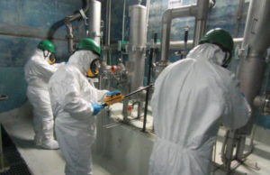Rimozione delle attrezzature sul vessel nella centrale del Garigliano tecnici Sogin al lavoro nella centrale del Garigliano