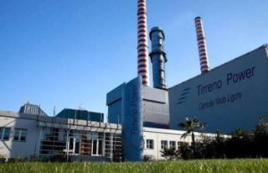 Savona, Tirreno P: inizia la demolizione della ciminiera