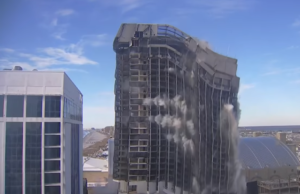 Demolito il Trump Plaza di Atlantic City trump-plaza-demolizione