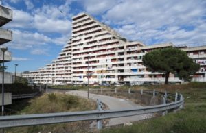 Scampia “non si abbatte”: fermi lavori di demolizione della Vela Verde