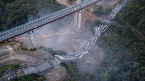 demolito viadotto "la coscia". Foto di: ITINERA 