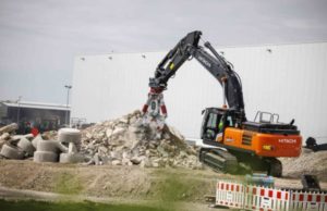 Hitachi presents specially adapted ZX390TC-7 excavator at Intermat hitachi-construction-machinery